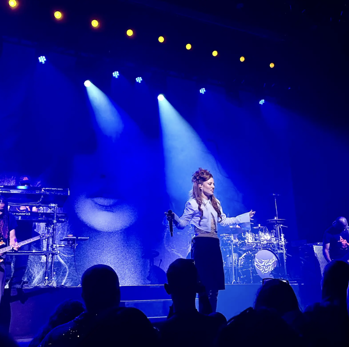 Jess Glynne center stage at the Brooklyn Bowl, as captured on Oct. 16, 2024. (Hustler Staff/Retta Nash)